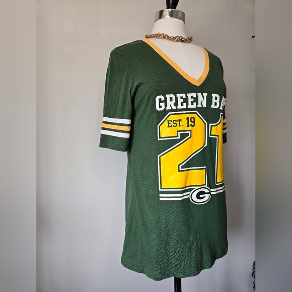 NFL Team Apparel GREEN BAY PACKERS V Neck Short Sleeve Shirt. Large - Picture 2 of 8